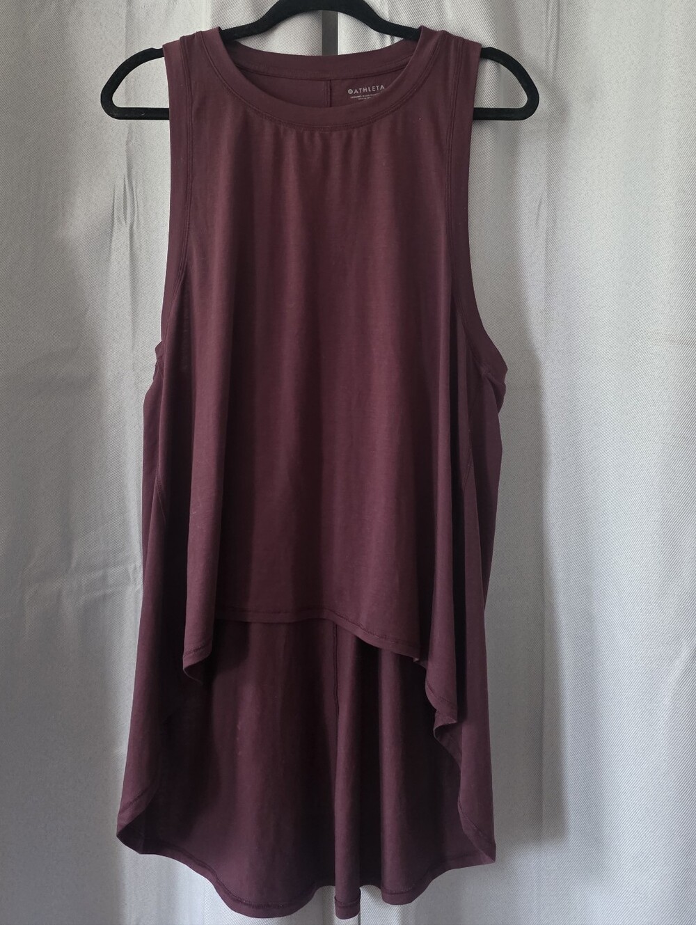 Athleta Essence Relaxed High-Low Tank Top M